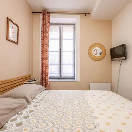 Aux Marches De Saint-salvy - Apartament